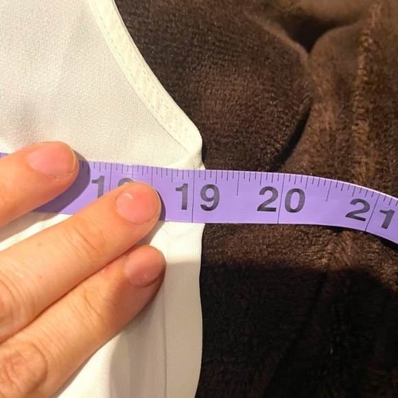 White Chiffon Sleeveless Blouse With Cargo Pockets 🤍 - Picture 7 of 8